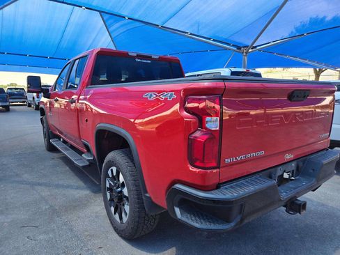 Used 2020 Chevrolet Silverado 2500 Custom w/ Custom Value Package AWD/4WD image 3