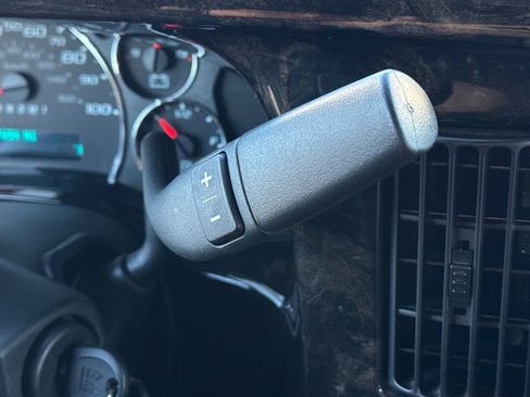 Used 2023 Chevrolet Express 2500 RWD image 26