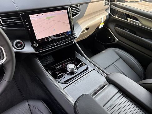 New 2026 Jeep Grand Wagoneer Limited AWD/4WD image 31