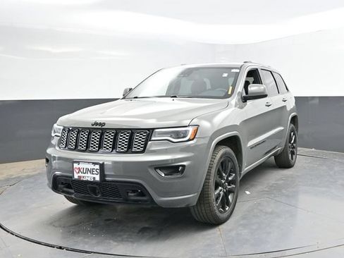 Used 2020 Jeep Grand Cherokee Altitude AWD/4WD image 8