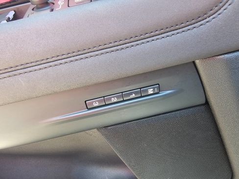 Used 2020 Land Rover Range Rover Evoque SE image 13