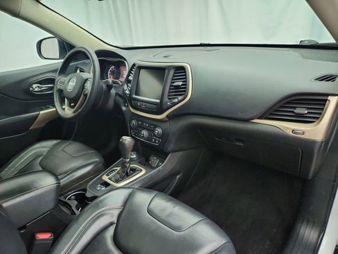Used 2018 Jeep Cherokee Limited image 27