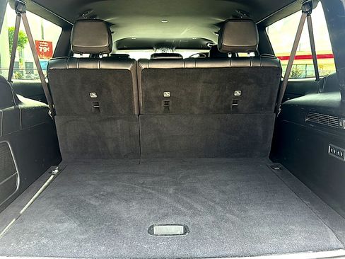 Used 2024 Jeep Wagoneer L Series II w/ Flexible Seating Group RWD image 22