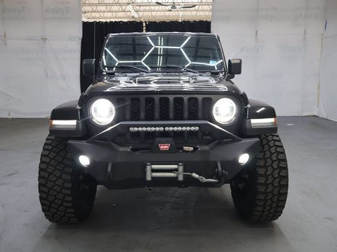 Used 2021 Jeep Gladiator Overland w/ Popular Equipment Package AWD/4WD image 2