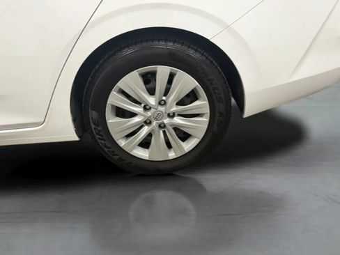 Used 2024 Nissan Sentra S FWD image 28