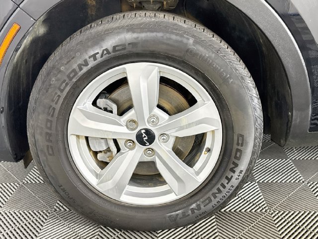 Used 2023 Kia Sorento LX FWD image 34
