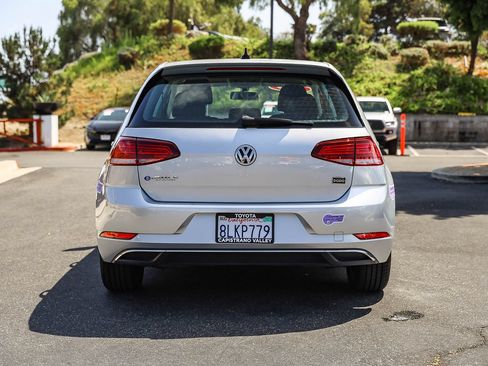 Used 2019 Volkswagen e-Golf SE w/ Driver Assistance Package FWD image 6