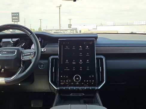 New 2026 GMC Acadia Denali Ultimate w/ LPO, Floor Liner Package FWD image 10