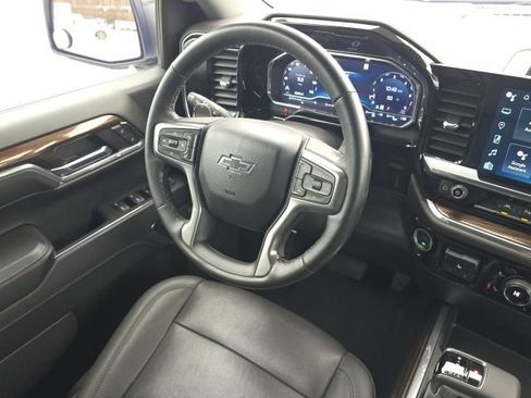 Used 2023 Chevrolet Silverado 1500 LT Trail Boss w/ LT Trail Boss Premium Package image 30