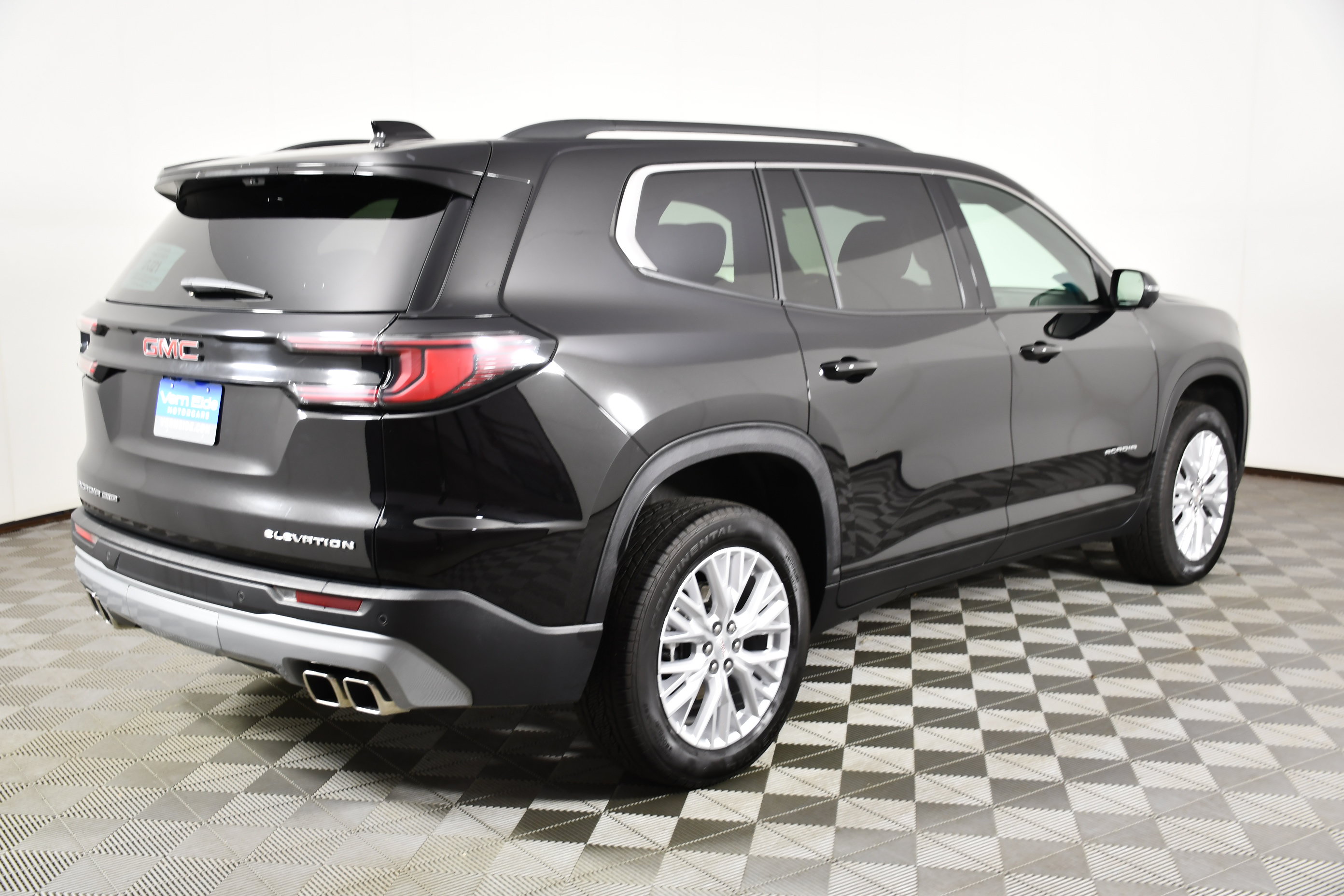 Used 2026 GMC Acadia Elevation w/ Elevation Premium Package AWD/4WD image 6