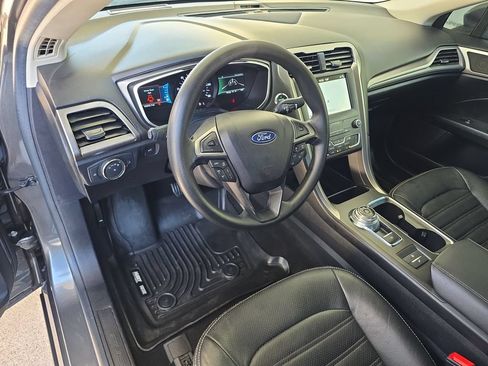 Used 2019 Ford Fusion SE FWD image 10