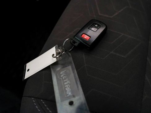 Used 2018 Toyota Tacoma TRD Sport w/ Technology Package image 52