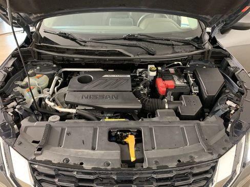 Used 2023 Nissan Rogue SV image 41