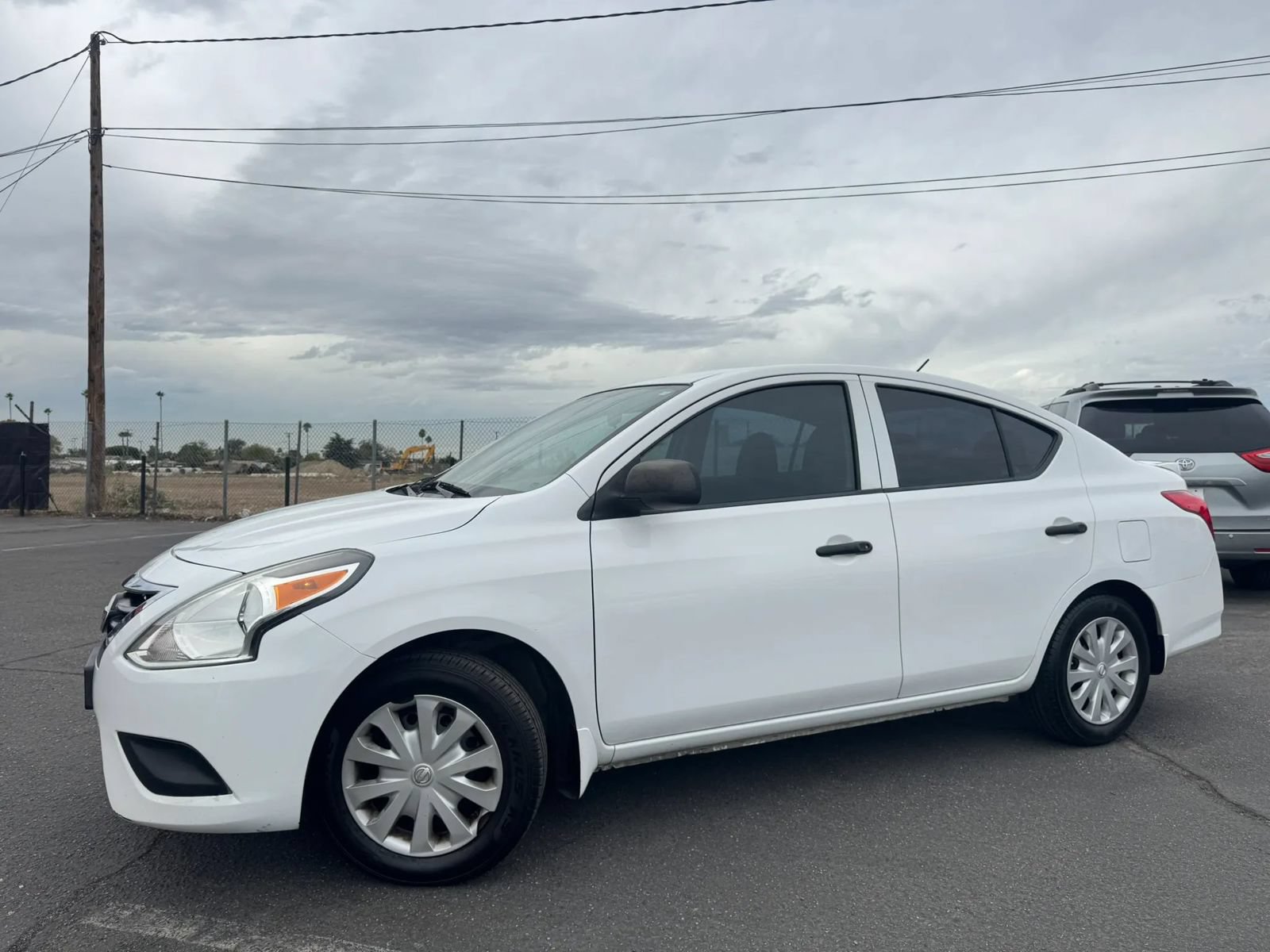 Used 2015 Nissan Versa S Plus FWD image 2