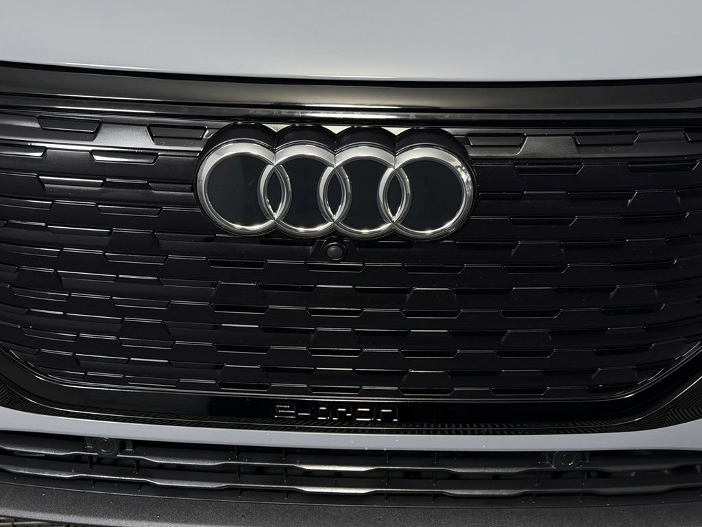 Used 2025 Audi Q4 e-tron Prestige w/ Black Optic Package AWD/4WD image 12