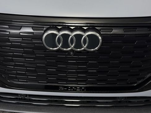 Used 2025 Audi Q4 e-tron Prestige w/ Black Optic Package AWD/4WD image 12