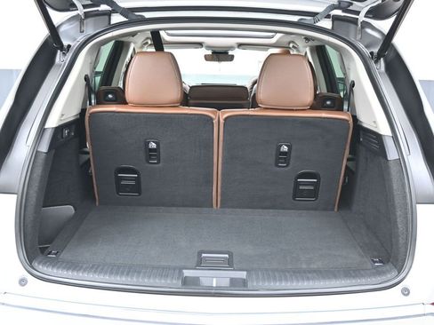 Used 2022 Acura MDX SH-AWD w/ Technology Package image 16