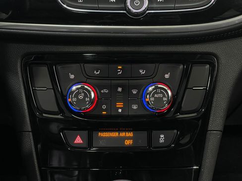 Used 2019 Buick Encore Essence image 24