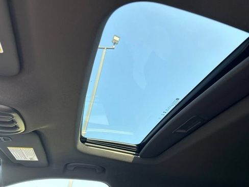 New 2026 Chevrolet Trax RS w/ Sunroof Package FWD image 30