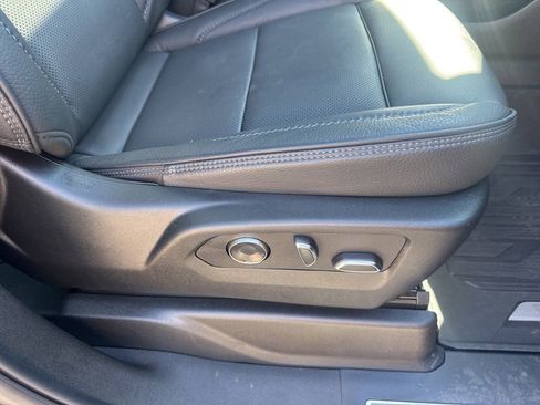 Used 2025 GMC Yukon Denali w/ Denali Reserve Package image 42