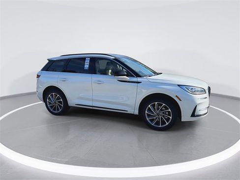 New 2026 Lincoln Corsair Grand Touring image 2