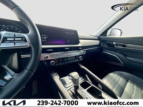 Certified 2024 Kia Telluride SX Prestige w/ Towing Package image 30