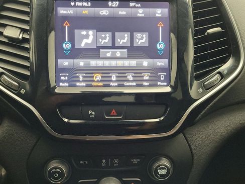 Used 2019 Jeep Cherokee Limited AWD/4WD image 25