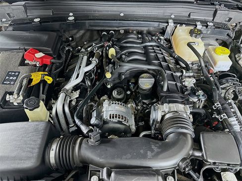 Used 2022 Jeep Wrangler Unlimited Sahara w/ Cold Weather Group image 32