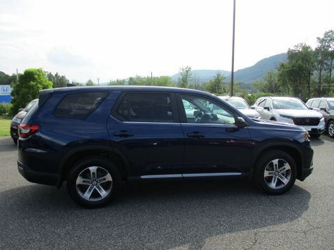 Certified 2025 Honda Pilot EX-L image 4