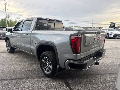 Used 2024 GMC Sierra 1500 AT4 w/ AT4 Preferred Package AWD/4WD image 5