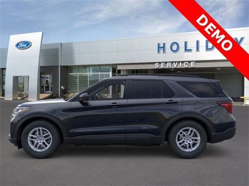 New 2026 Ford Explorer Active w/ Active Comfort Package image 3