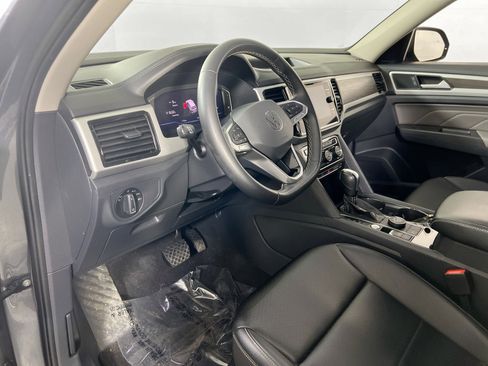 Used 2023 Volkswagen Atlas SE image 9