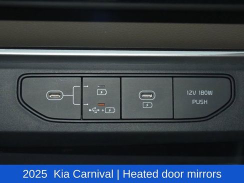Used 2025 Kia Carnival FWD image 21