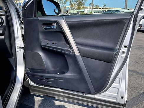Used 2015 Toyota RAV4 XLE FWD image 21