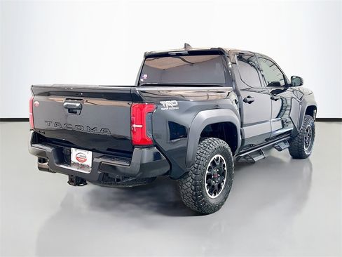 Used 2025 Toyota Tacoma TRD Off-Road image 4