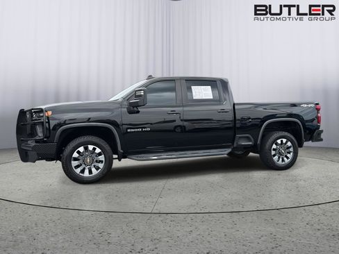 Used 2023 Chevrolet Silverado 2500 Custom w/ Gooseneck/5TH Wheel Package AWD/4WD image 3