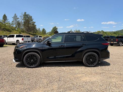 Used 2023 Toyota Highlander XSE AWD/4WD image 8