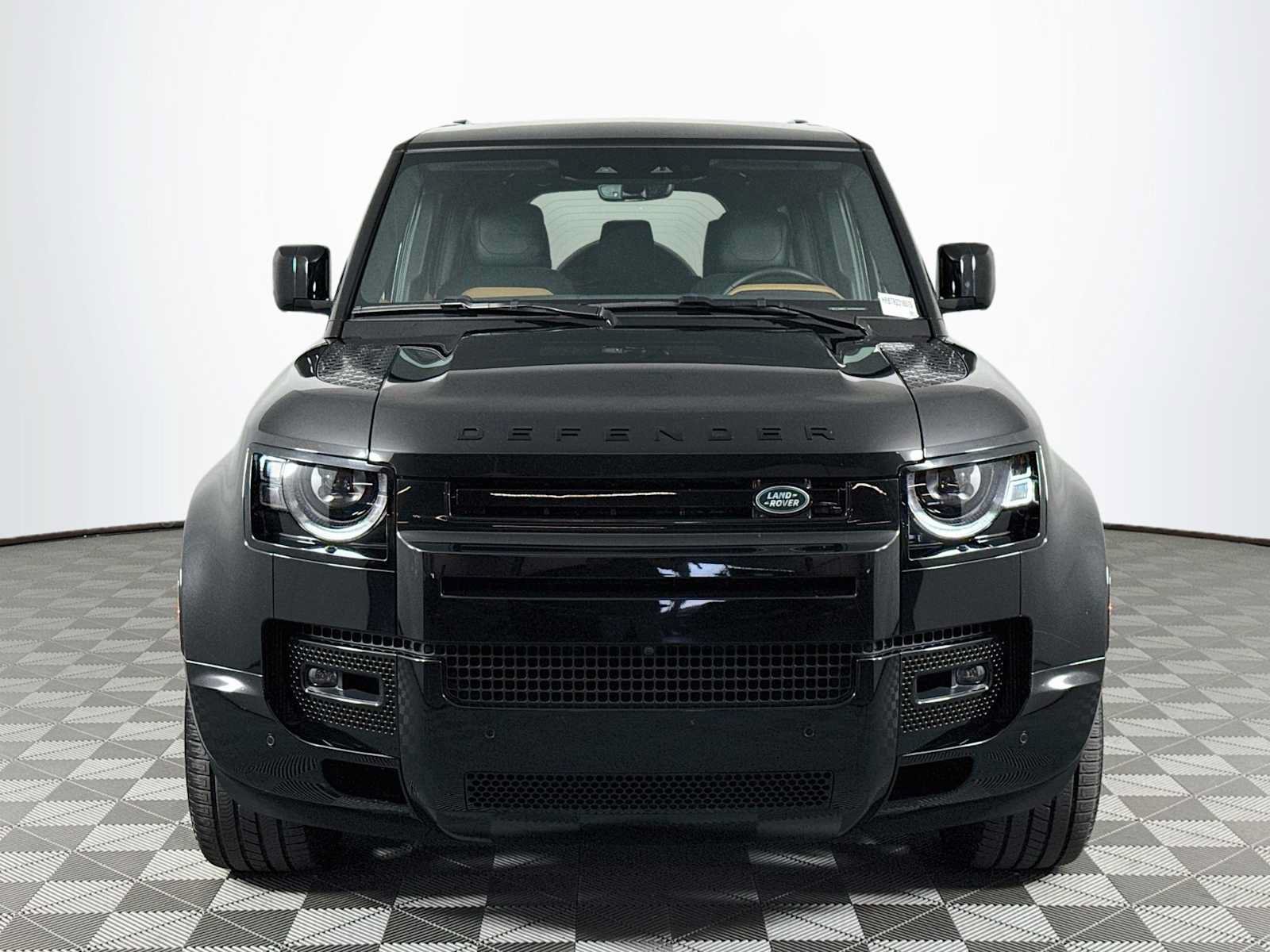 Used 2024 Land Rover Defender 130 X-Dynamic SE AWD/4WD image 2