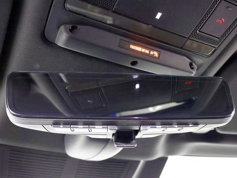 Used 2023 Land Rover Defender 90 S image 77