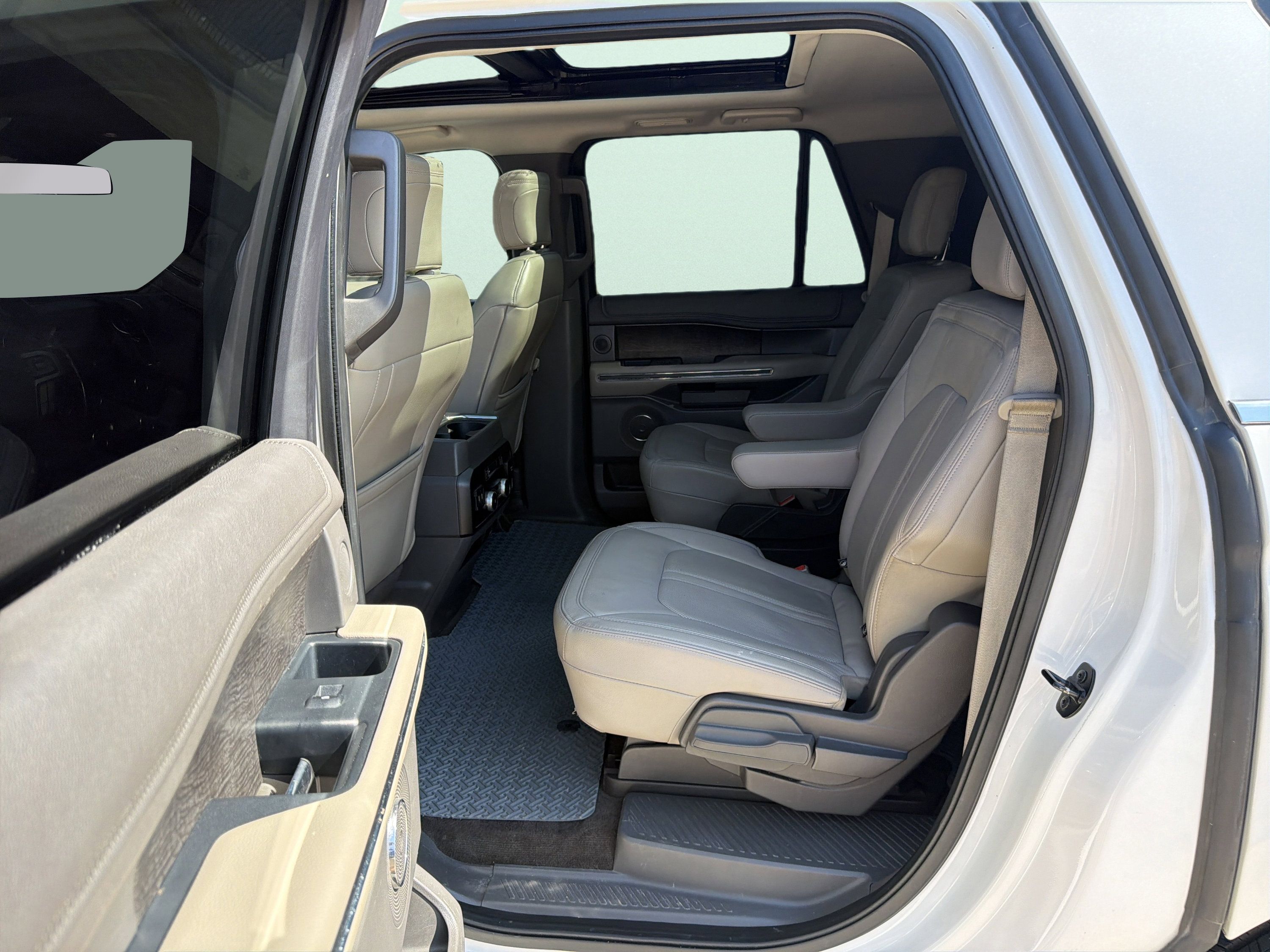 Used 2018 Ford Expedition Max Limited w/ Equipment Group 302A RWD image 19