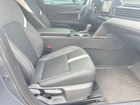 Used 2025 Toyota Camry SE image 36