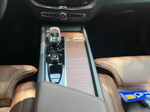 Used 2023 Volvo XC60 B5 Ultimate AWD/4WD image 9