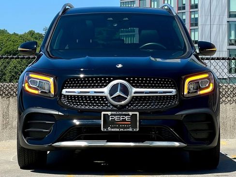 Used 2023 Mercedes-Benz GLB 250 4MATIC image 3