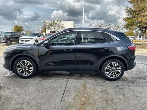 Used 2020 Ford Escape SEL image 3