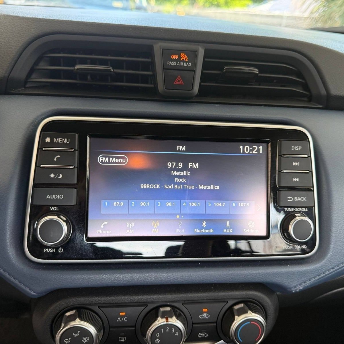 Used 2025 Nissan Versa SV FWD image 22