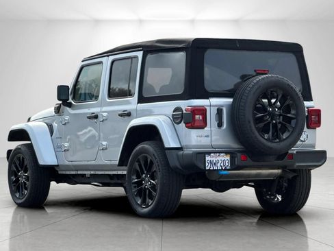 Used 2024 Jeep Wrangler Unlimited Sahara AWD/4WD image 5