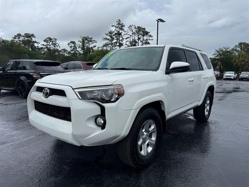 Used 2018 Toyota 4Runner SR5 RWD image 4