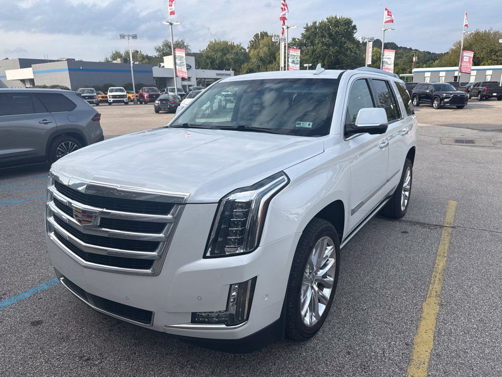 Used 2020 Cadillac Escalade Premium Luxury AWD/4WD image 37