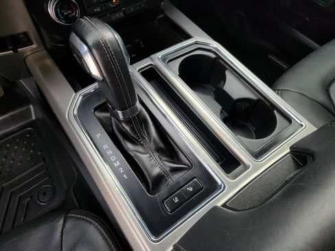 Used 2015 Ford F150 Platinum w/ Equipment Group 701A Luxury image 12