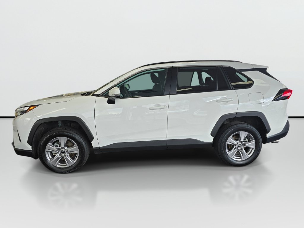 Used 2025 Toyota RAV4 XLE AWD/4WD image 2